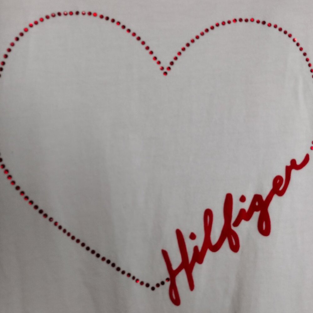 Tommy Hilfiger Women's Signature Heart-Graphic T-Shirt - Picture 6 of 9